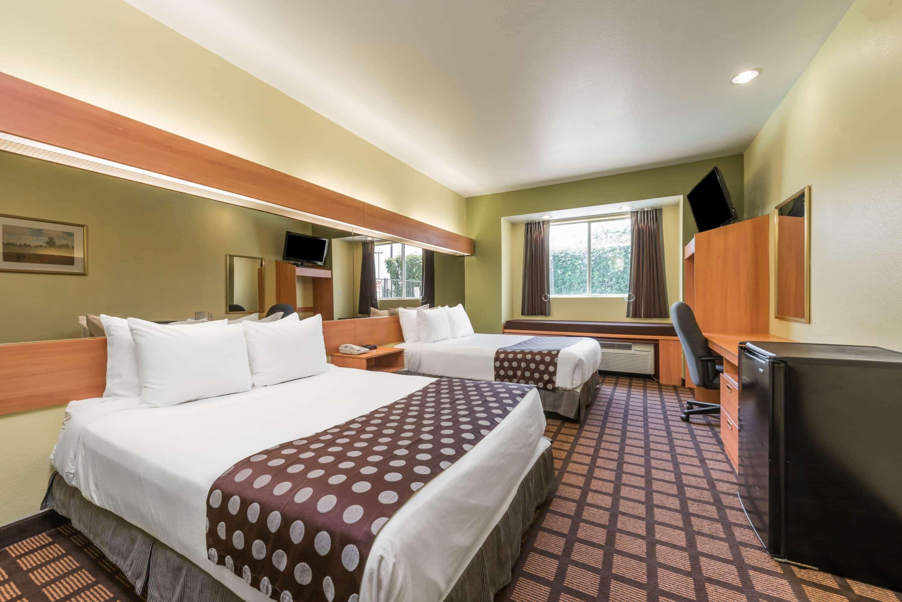 Microtel Inn & Suites By Wyndham Ft. Worth North/At Fossil Fort Worth Buitenkant foto